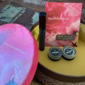 Rare— 3 piece “just what you wanted” collection